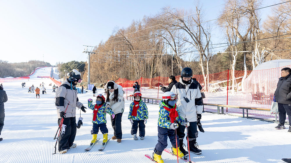 “研冰戲雪-悅游吉林”冰雪研學旅游主題活動體驗.jpg